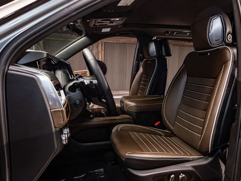 Used 2025 GMC Yukon Denali Ultimate image 20