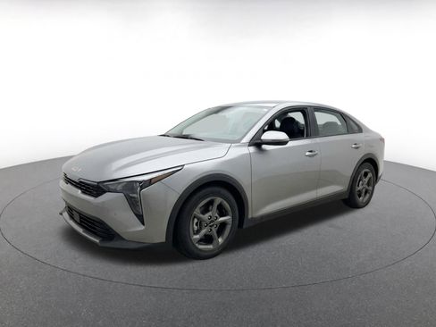 Used 2025 Kia K4 FWD image 3