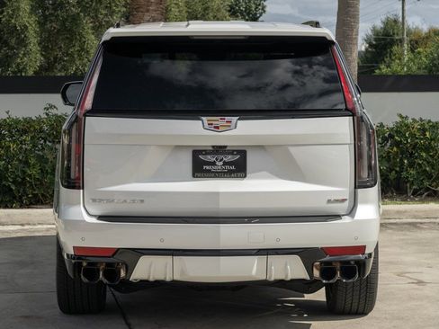 Used 2023 Cadillac Escalade V image 5