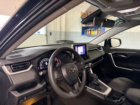 Used 2023 Toyota RAV4 XLE w/ Convenience Package image 7