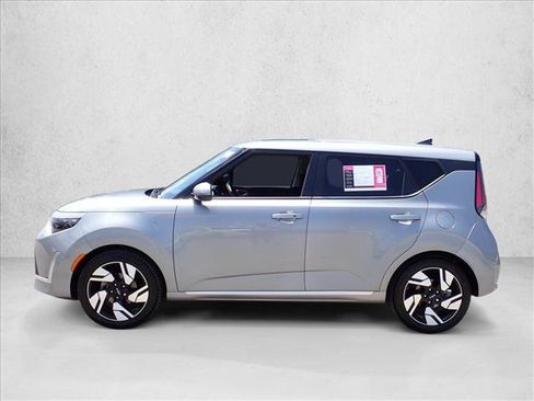 Used 2024 Kia Soul GT-Line FWD image 2