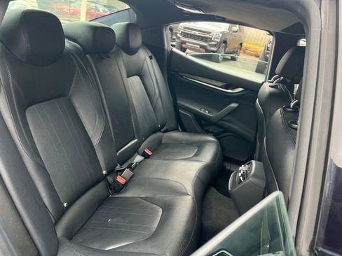Used 2018 Maserati Ghibli GranSport image 32