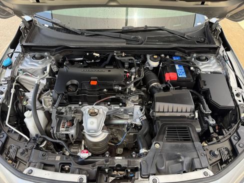 Used 2024 Honda Civic Sport image 32