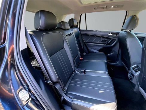Used 2023 Volkswagen Tiguan SE w/ Panoramic Sunroof Package AWD/4WD image 14