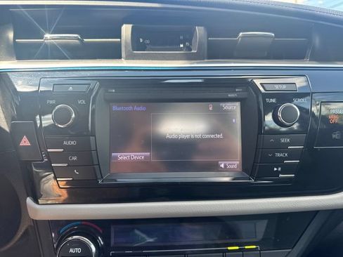Used 2016 Toyota Corolla LE FWD image 19