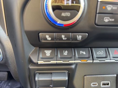 Used 2022 GMC Sierra 2500 Denali AWD/4WD image 33