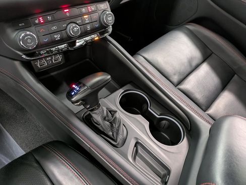 Used 2024 Dodge Durango GT image 13