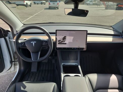 Used 2023 Tesla Model Y Long Range image 3