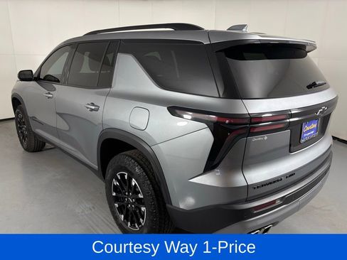 Used 2025 Chevrolet Traverse Z71 w/ Driver Confidence Package AWD/4WD image 8