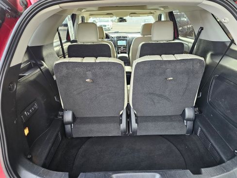 Used 2017 Ford Explorer Platinum image 8