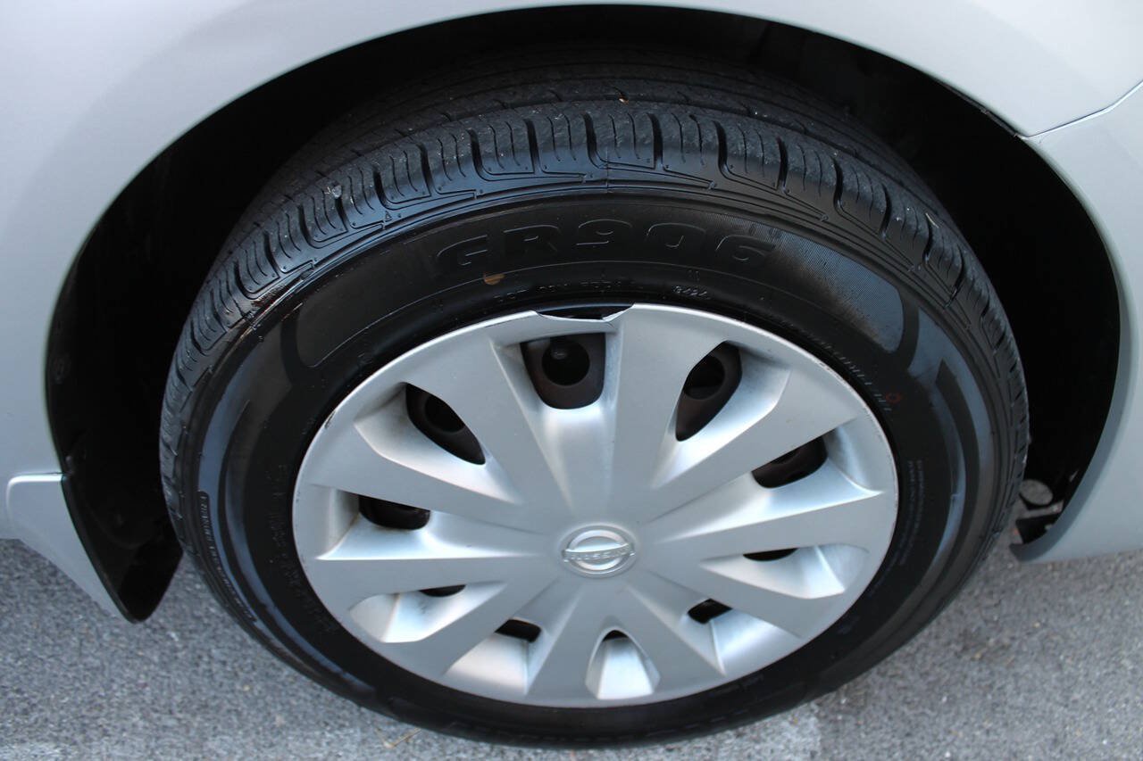 Used 2015 Nissan Versa S Plus FWD image 12