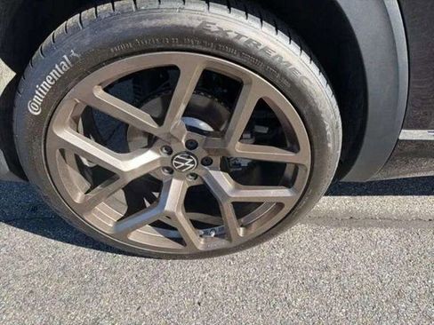 Used 2024 Volkswagen Atlas Cross Sport SEL R-Line image 32