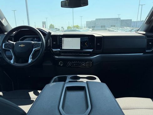 Used 2024 Chevrolet Silverado 1500 LT image 17