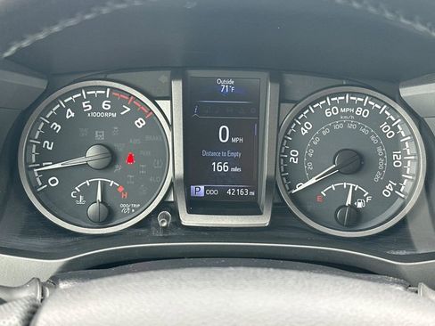 Used 2022 Toyota Tacoma TRD Pro AWD/4WD image 24