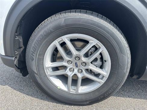 New 2025 Ford Explorer Active w/ Active Comfort Package image 9