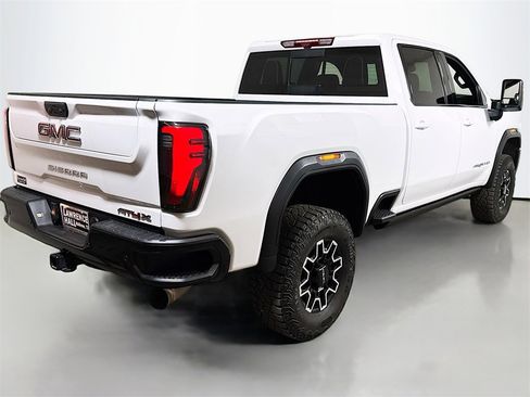 Certified 2024 GMC Sierra 2500 AT4X image 4