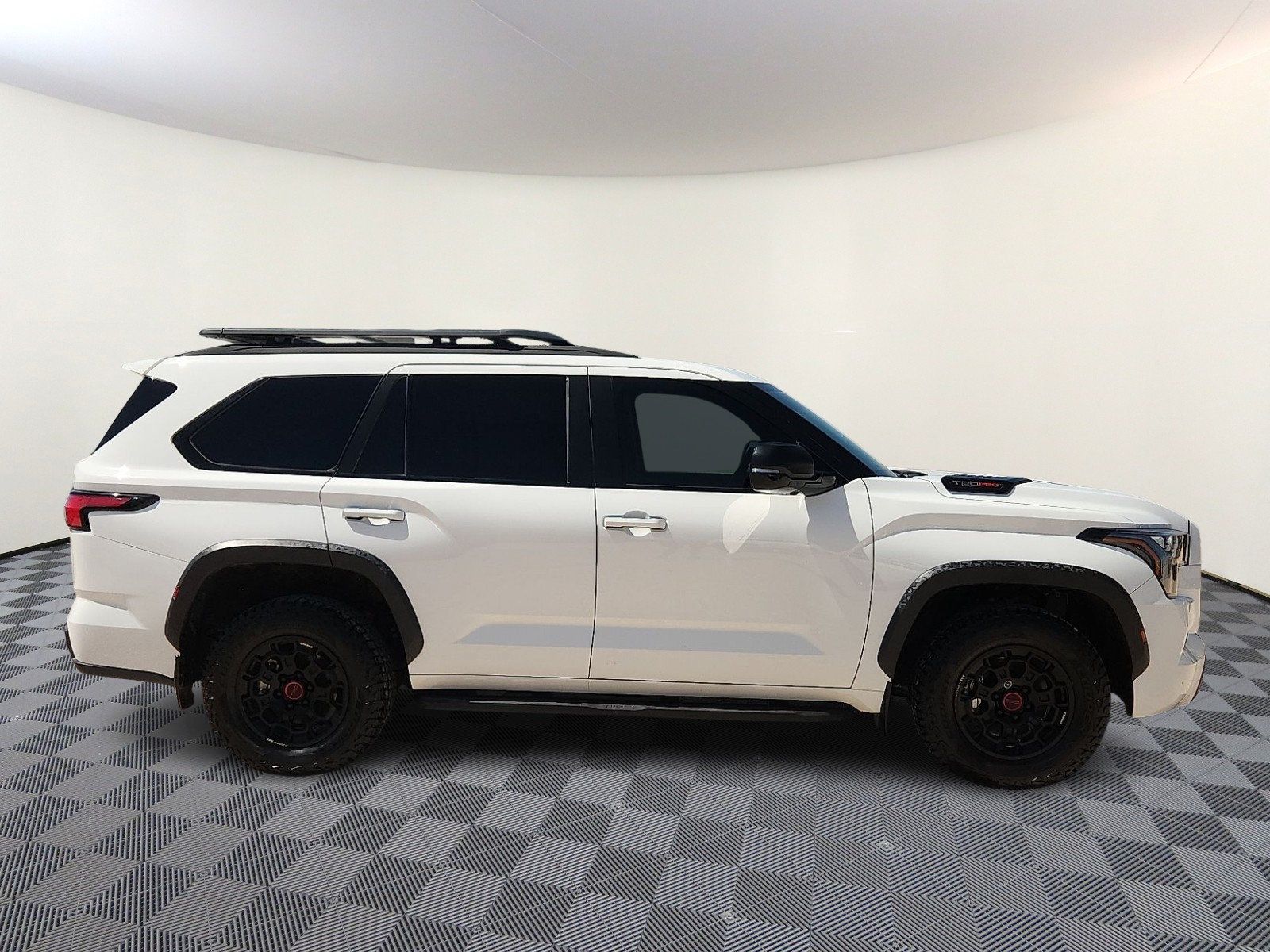 Used 2024 Toyota Sequoia TRD Pro AWD/4WD image 5