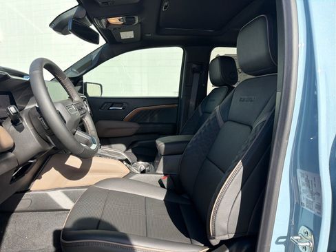 New 2026 GMC Canyon Denali image 13