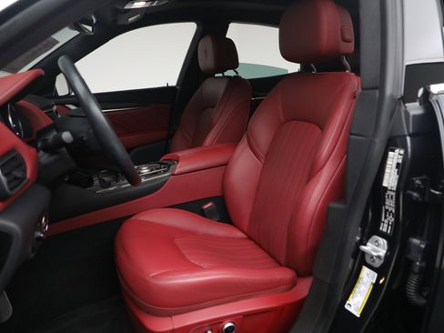 Certified 2023 Maserati Levante GT image 14