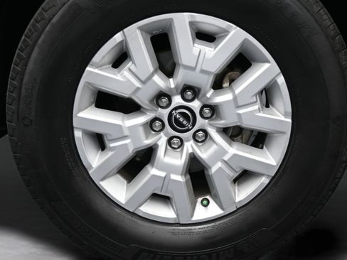 Used 2022 Nissan Frontier SV w/ Technology Package RWD image 10