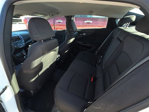 Used 2025 Chevrolet Malibu LT image 13