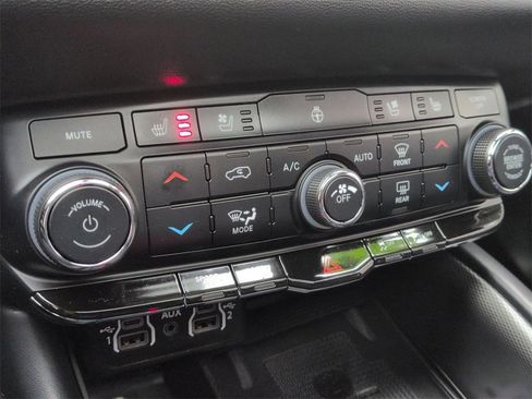 Used 2023 Dodge Durango R/T image 22