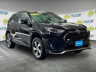 Used 2021 Toyota RAV4 SE video 1