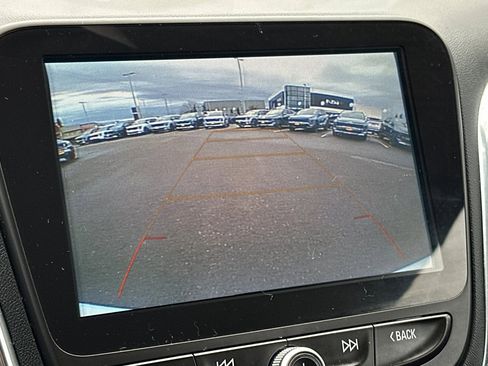 Used 2018 Chevrolet Equinox Premier image 20