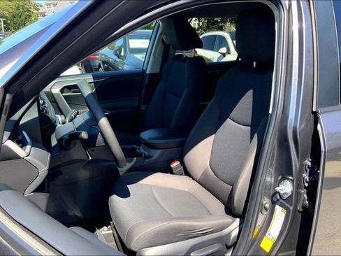 Used 2024 Toyota RAV4 LE AWD/4WD image 6