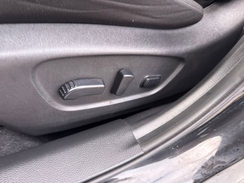 Used 2020 Nissan Rogue SV w/ Sun & Sound Touring Package image 28