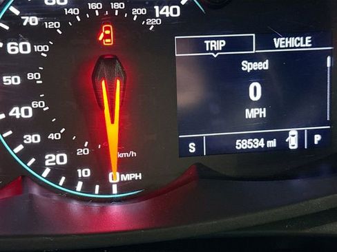 Used 2019 Chevrolet Trax LT w/ LT Convenience Package FWD image 13