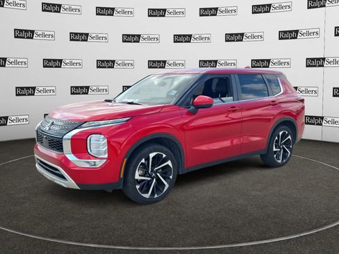 Used 2024 Mitsubishi Outlander SE image 2