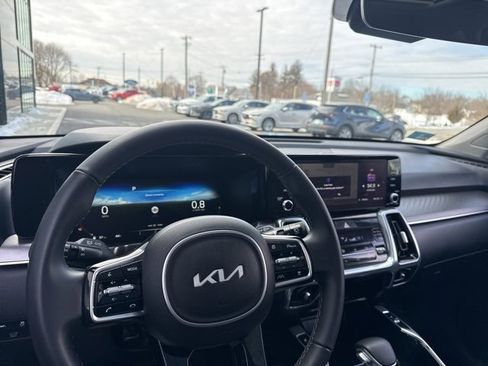 Used 2023 Kia Sorento SX image 21