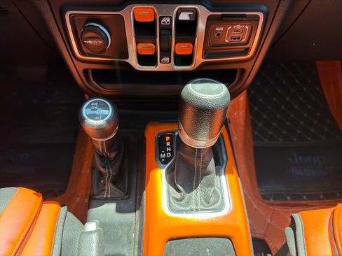 Used 2020 Jeep Wrangler Unlimited Sahara AWD/4WD image 21