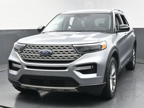 Used 2023 Ford Explorer Limited AWD/4WD image 9