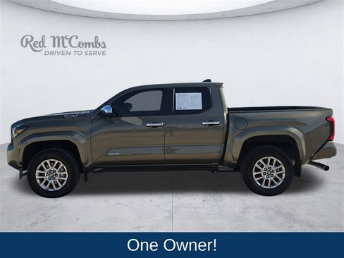Used 2025 Toyota Tacoma Limited AWD/4WD image 2