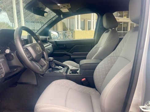 Used 2025 Toyota Tacoma SR5 image 10