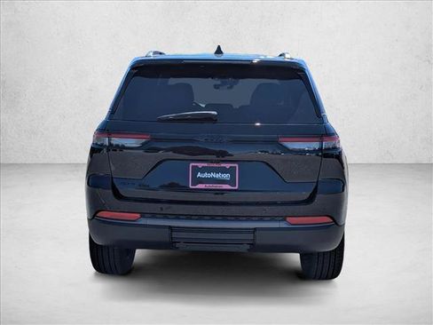 New 2026 Jeep Grand Cherokee Limited w/ Limited Altitude Package AWD/4WD image 6
