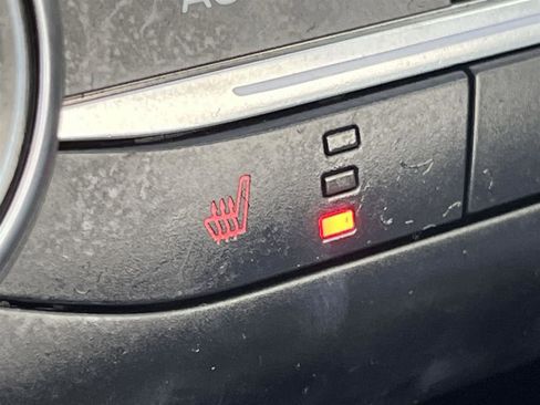 Used 2020 Ford Escape SE image 23