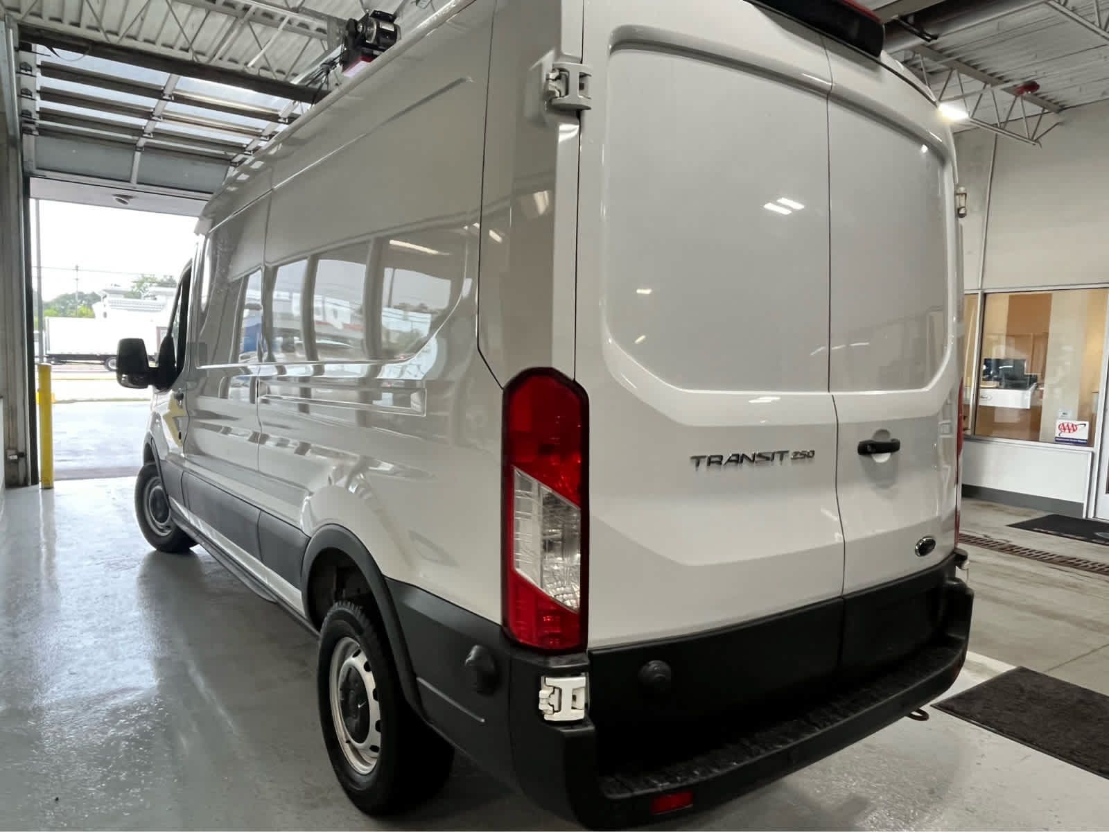 Certified 2024 Ford Transit 250 148 Medium Roof RWD image 5