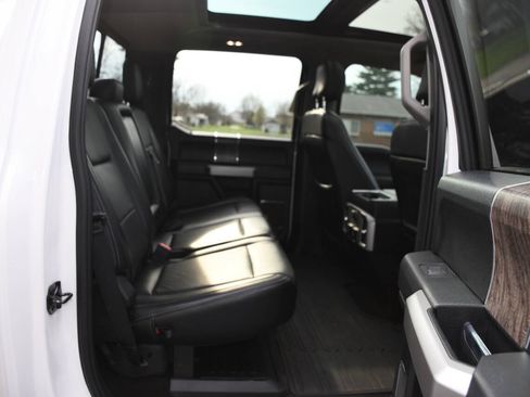 Used 2019 Ford F250 Lariat w/ Lariat Ultimate Package AWD/4WD image 19