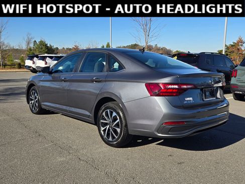 Used 2024 Volkswagen Jetta S image 5