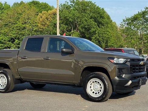 Used 2023 Chevrolet Colorado W/T image 5