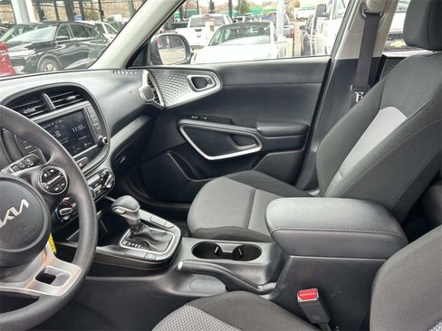 Used 2024 Kia Soul LX w/ Option Group 015 image 21
