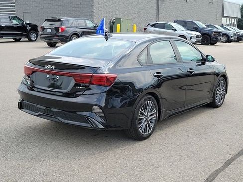 Used 2023 Kia Forte GT-Line w/ GT-Line Premium Package FWD image 4