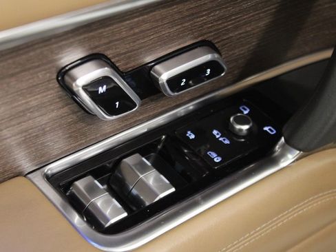 Certified 2023 Land Rover Range Rover SE AWD/4WD image 16