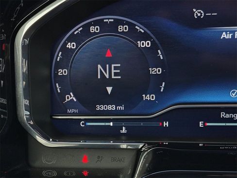 Used 2022 Chevrolet Silverado 1500 LT Trail Boss w/ LT Trail Boss Premium Package image 17