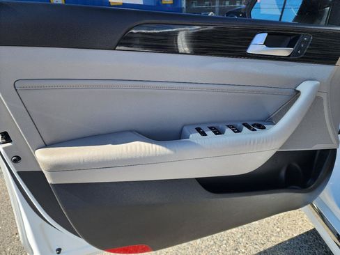 Used 2017 Hyundai Sonata Limited FWD image 10