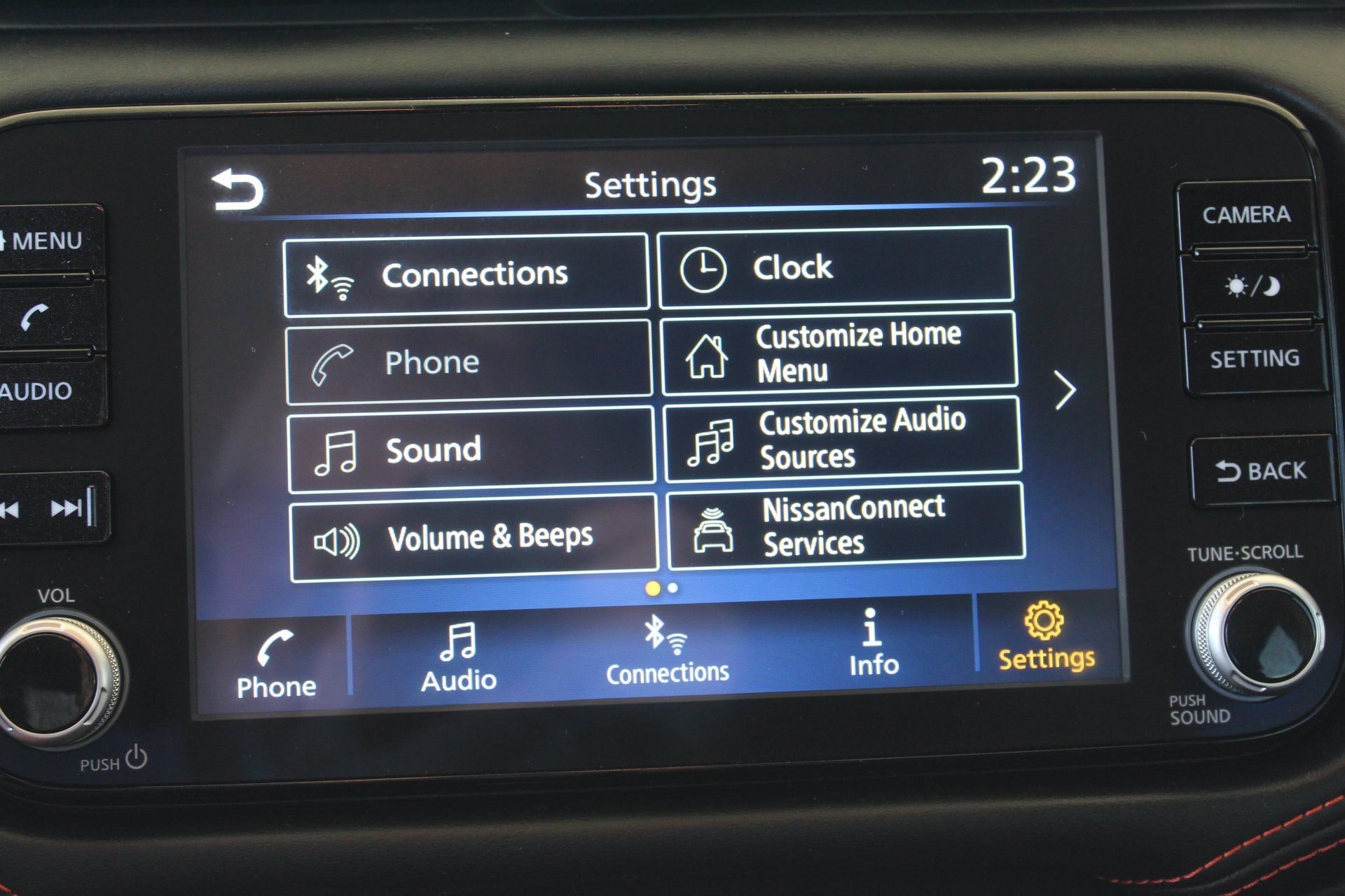 Used 2025 Nissan Versa SR w/ Trunk Package FWD image 30