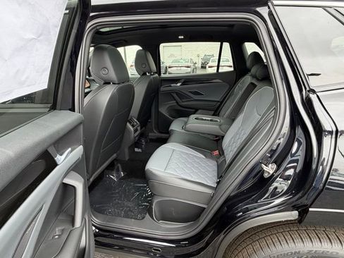 New 2026 Volkswagen Tiguan SEL R-Line AWD/4WD image 10